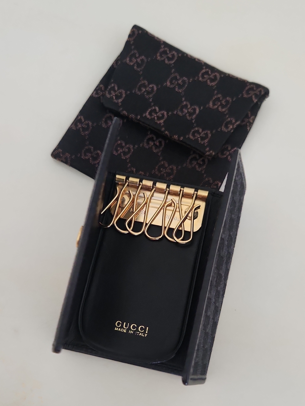 Gucci Black Leather Key Case with Gold Hardware..Gorheous. Free Pouch!
